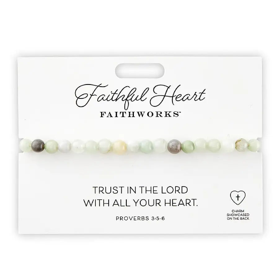 Stone bracelet faithful heart green